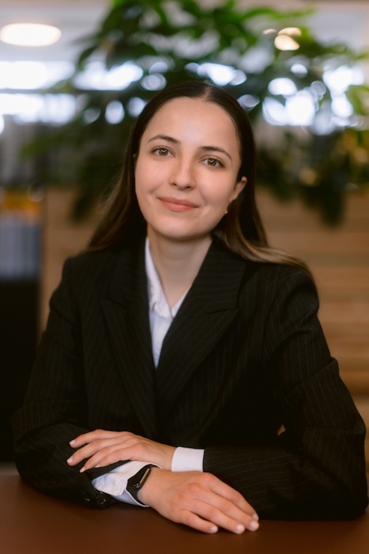 Professional photo of Daria Zahaleanu